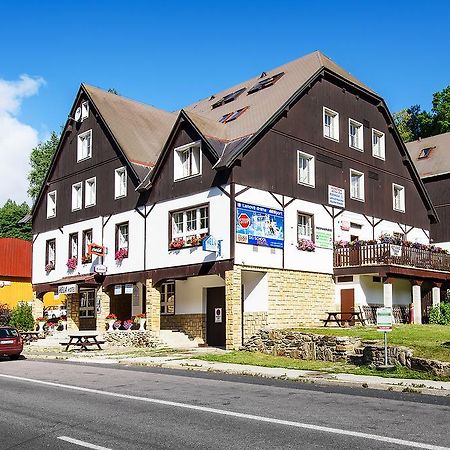 Hotel Hela ペツ・ポト・スニェシュコウ エクステリア 写真